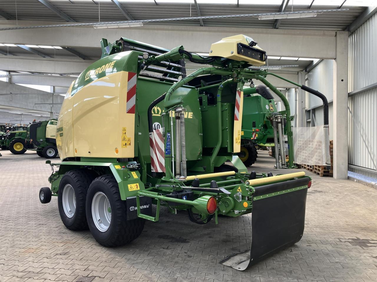 Krone CF 155 XC Comprima - 圆形打包机:图3 Krone CF 155 XC Comprima - 圆形打包机:图3