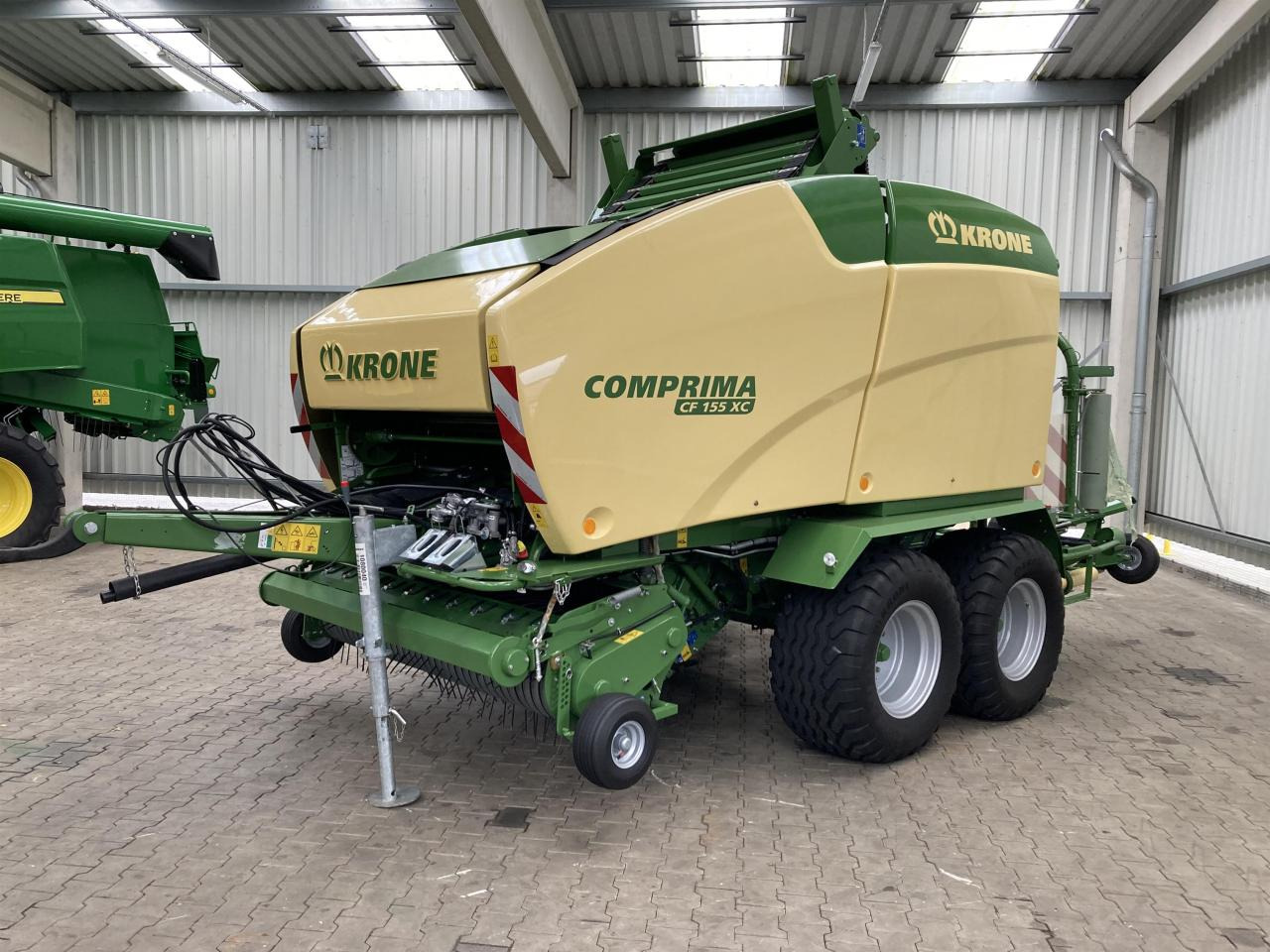 Krone CF 155 XC - 圆形打包机:图1 Krone CF 155 XC - 圆形打包机:图1