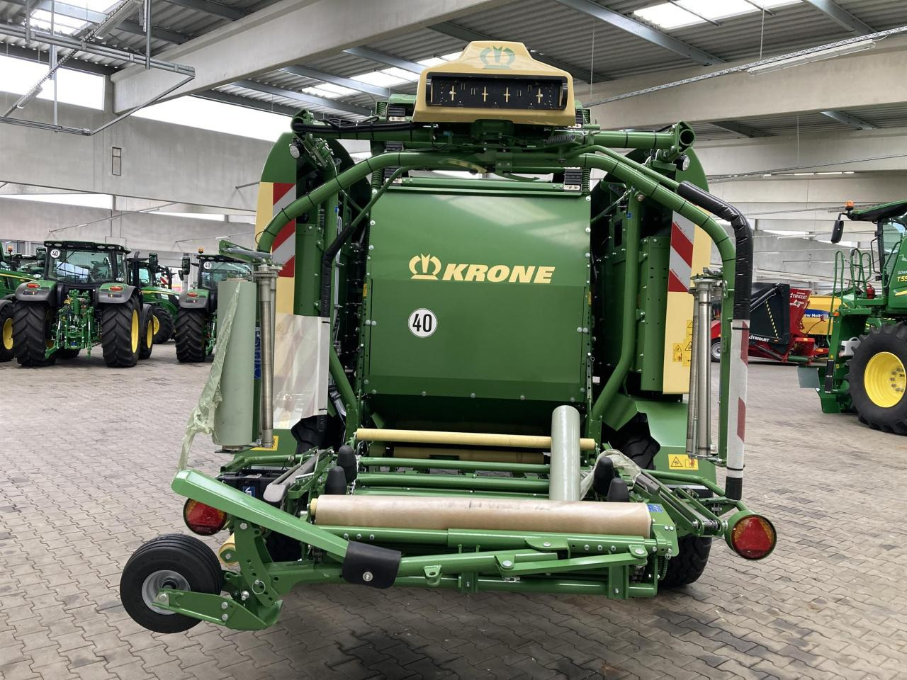 Krone CF 155 XC - 圆形打包机:图4 Krone CF 155 XC - 圆形打包机:图4