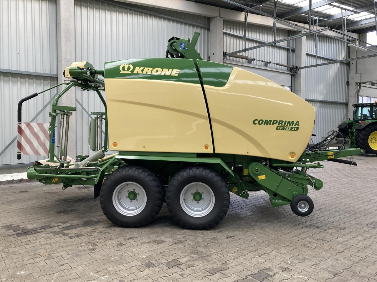 Krone CF 155 XC - 圆形打包机:图3 Krone CF 155 XC - 圆形打包机:图3
