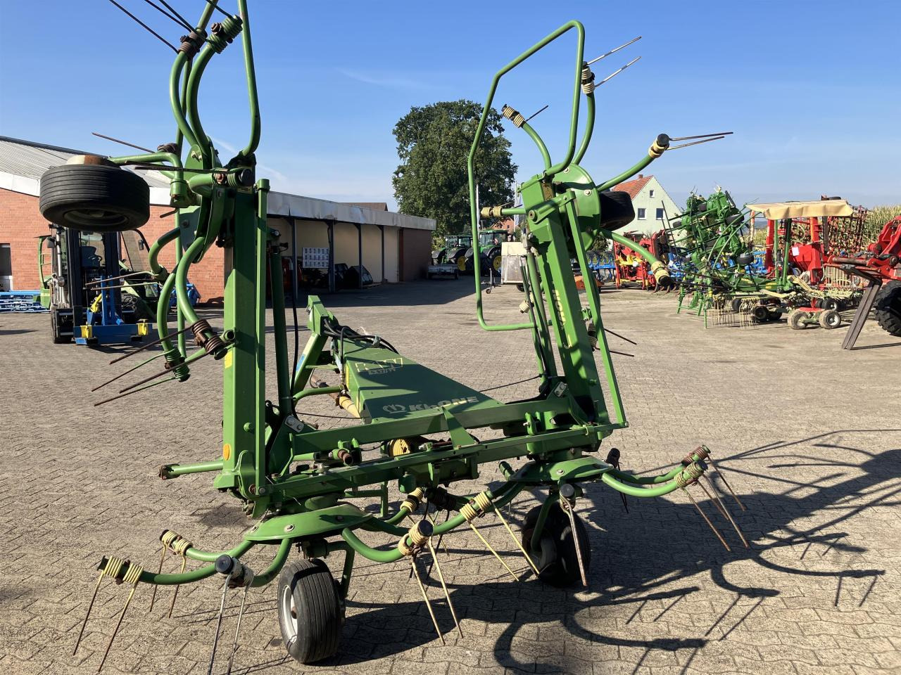 Krone KW 5.52/4x7 - 翻草机/ 搂草机:图3 Krone KW 5.52/4x7 - 翻草机/ 搂草机:图3