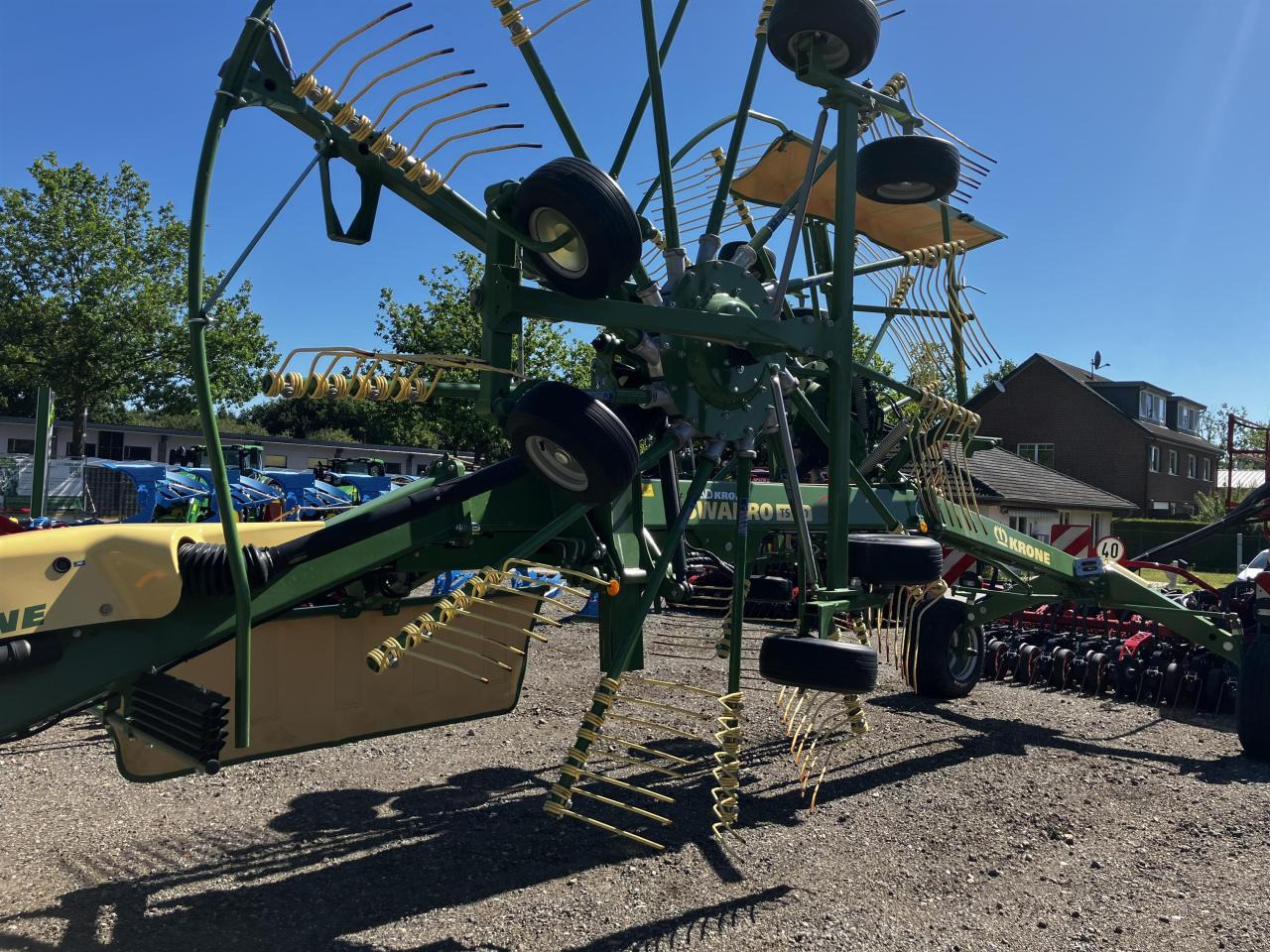 Krone Swadro TS 740 Twin - 翻草机/ 搂草机:图4 Krone Swadro TS 740 Twin - 翻草机/ 搂草机:图4