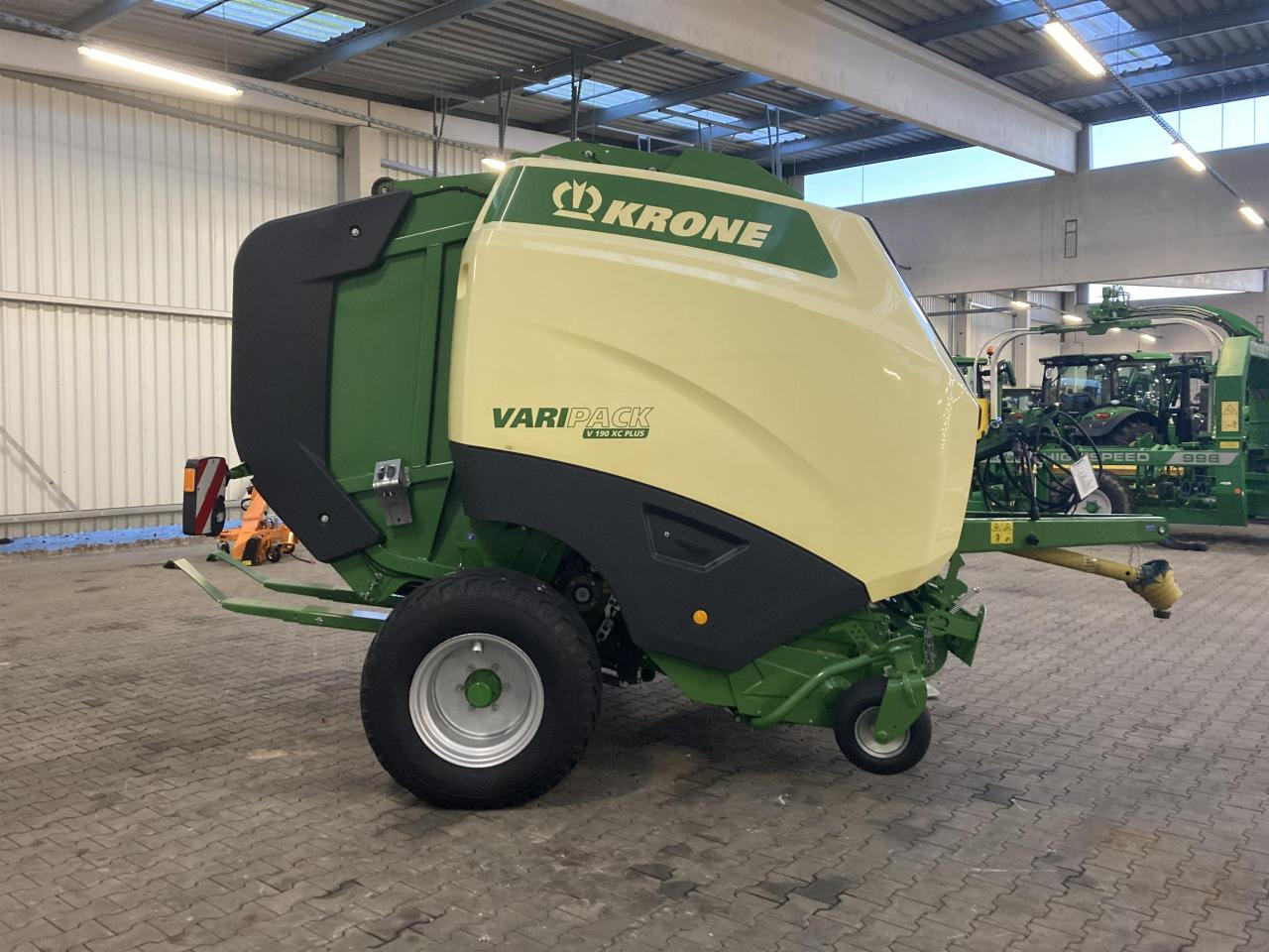 Krone V 190 XC Plus VariPack - 圆形打包机:图3 Krone V 190 XC Plus VariPack - 圆形打包机:图3