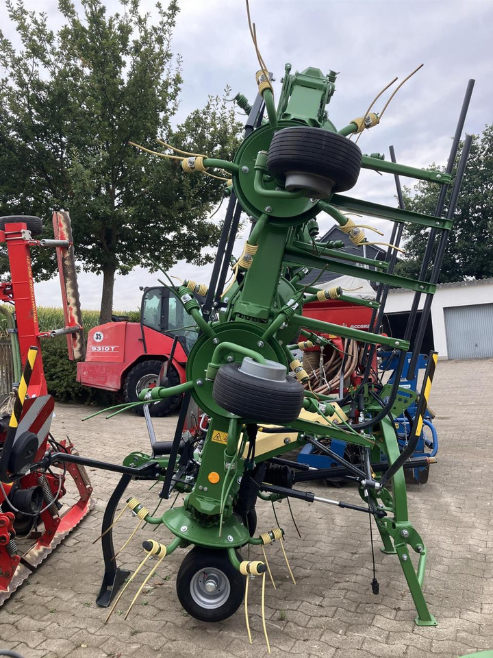 Krone Vendro 1020 - 翻草机/ 搂草机:图3 Krone Vendro 1020 - 翻草机/ 搂草机:图3
