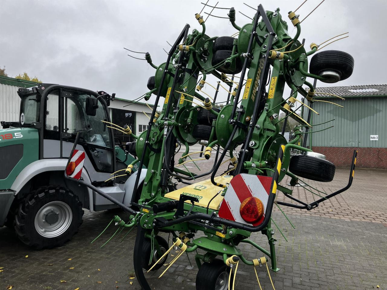 Krone Vendro 1020 - 翻草机/ 搂草机:图4 Krone Vendro 1020 - 翻草机/ 搂草机:图4