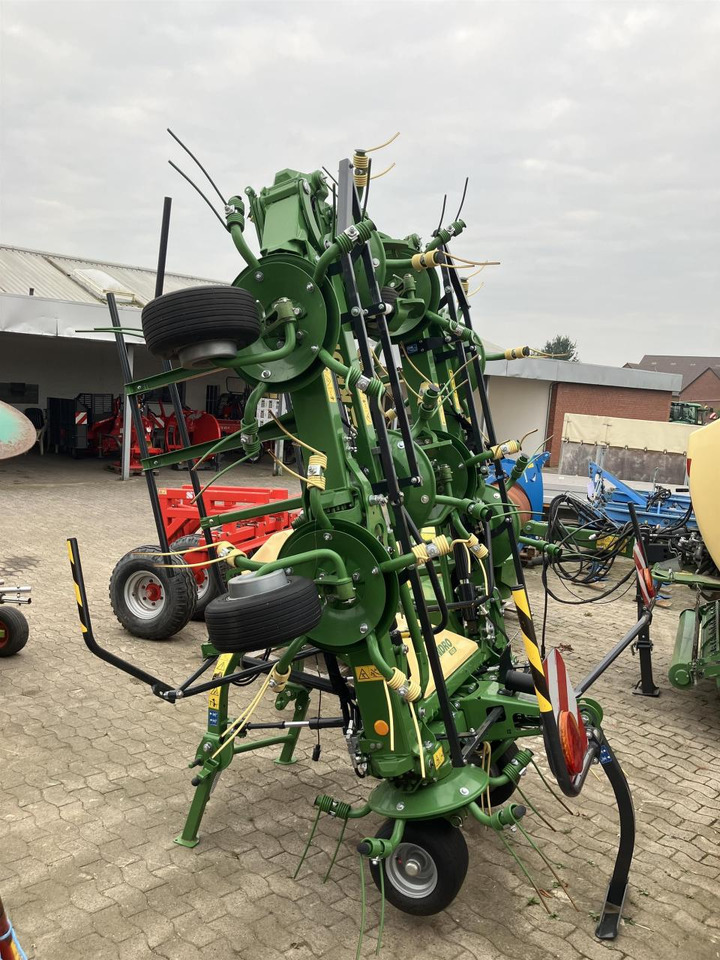 Krone Vendro 1020 - 翻草机/ 搂草机:图4 Krone Vendro 1020 - 翻草机/ 搂草机:图4