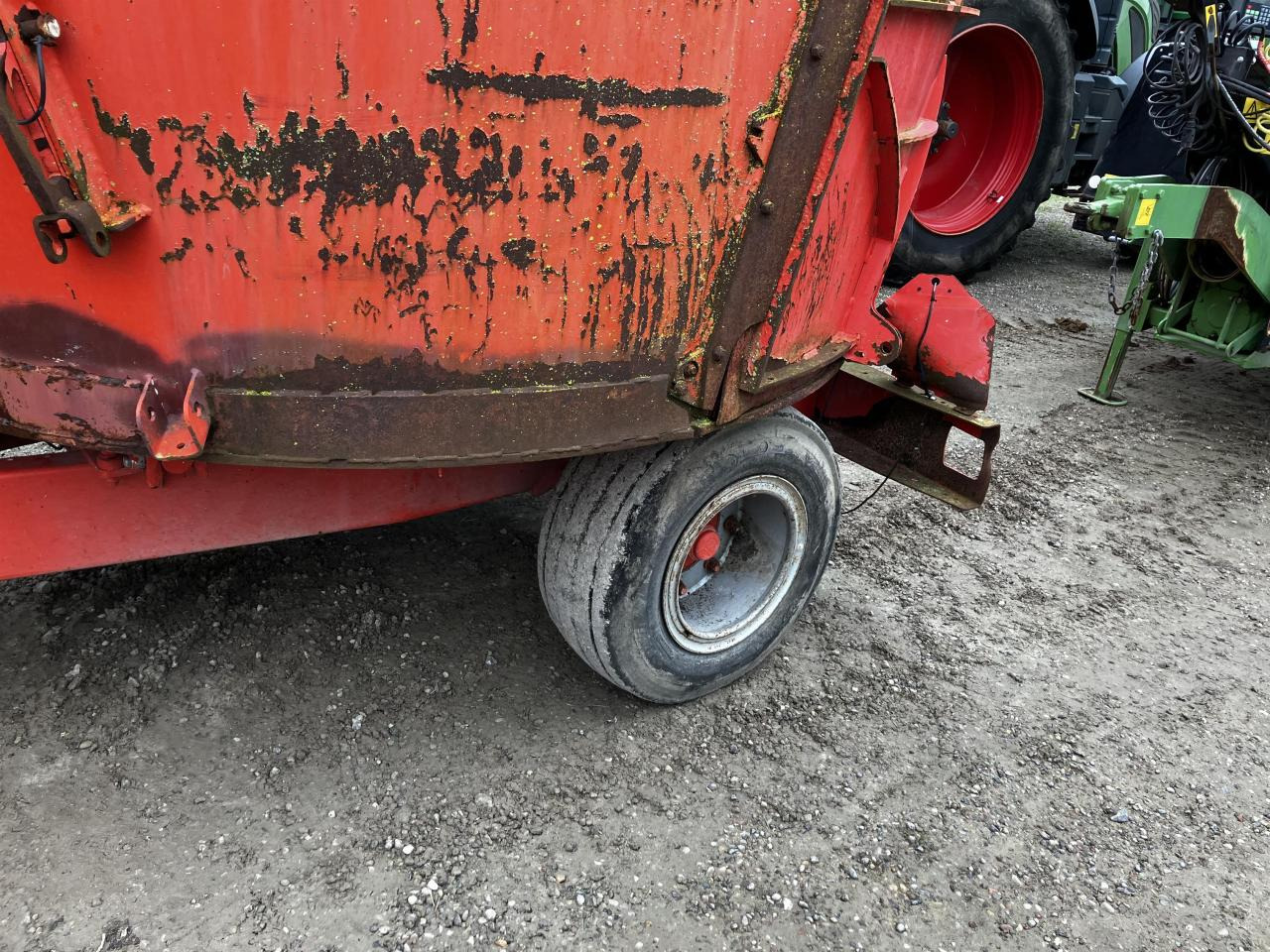 Kuhn Euromix I - 饲料搅拌车:图4 Kuhn Euromix I - 饲料搅拌车:图4