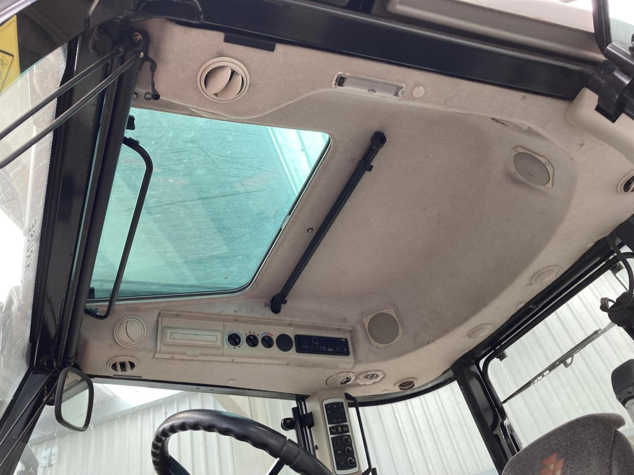 Massey Ferguson 5611 Dyna 4 - 拖拉机:图5 Massey Ferguson 5611 Dyna 4 - 拖拉机:图5