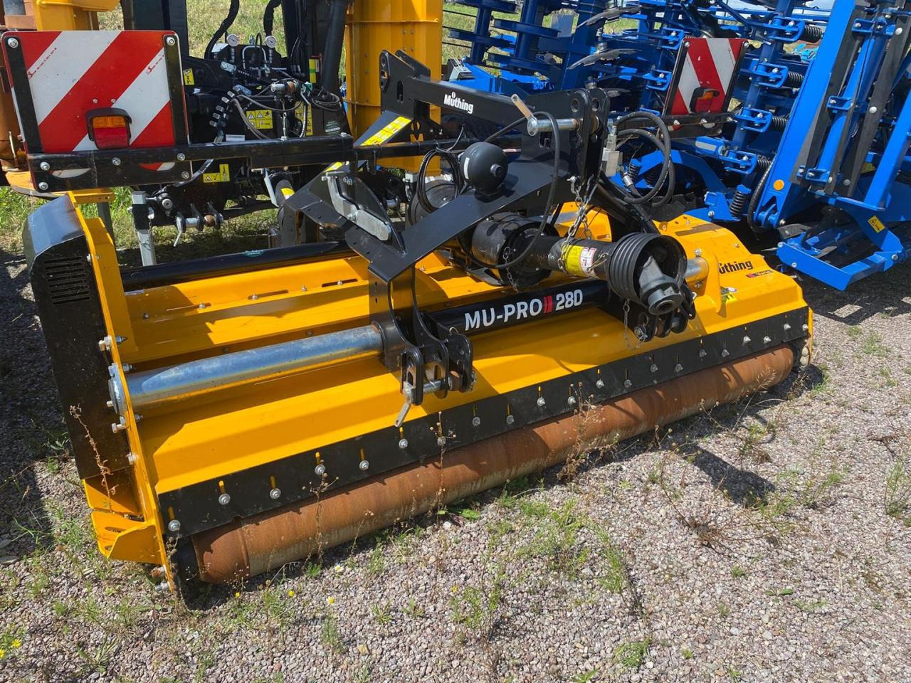 Müthing MU-PRO/F 860 Vario - 甩刀式割草机:图2 Müthing MU-PRO/F 860 Vario - 甩刀式割草机:图2