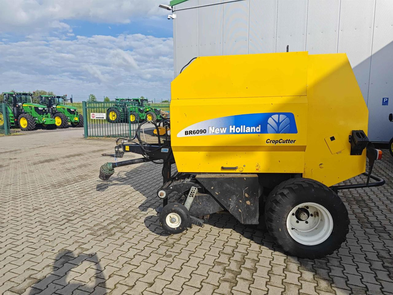 New Holland BR6090 - 圆形打包机:图2 New Holland BR6090 - 圆形打包机:图2