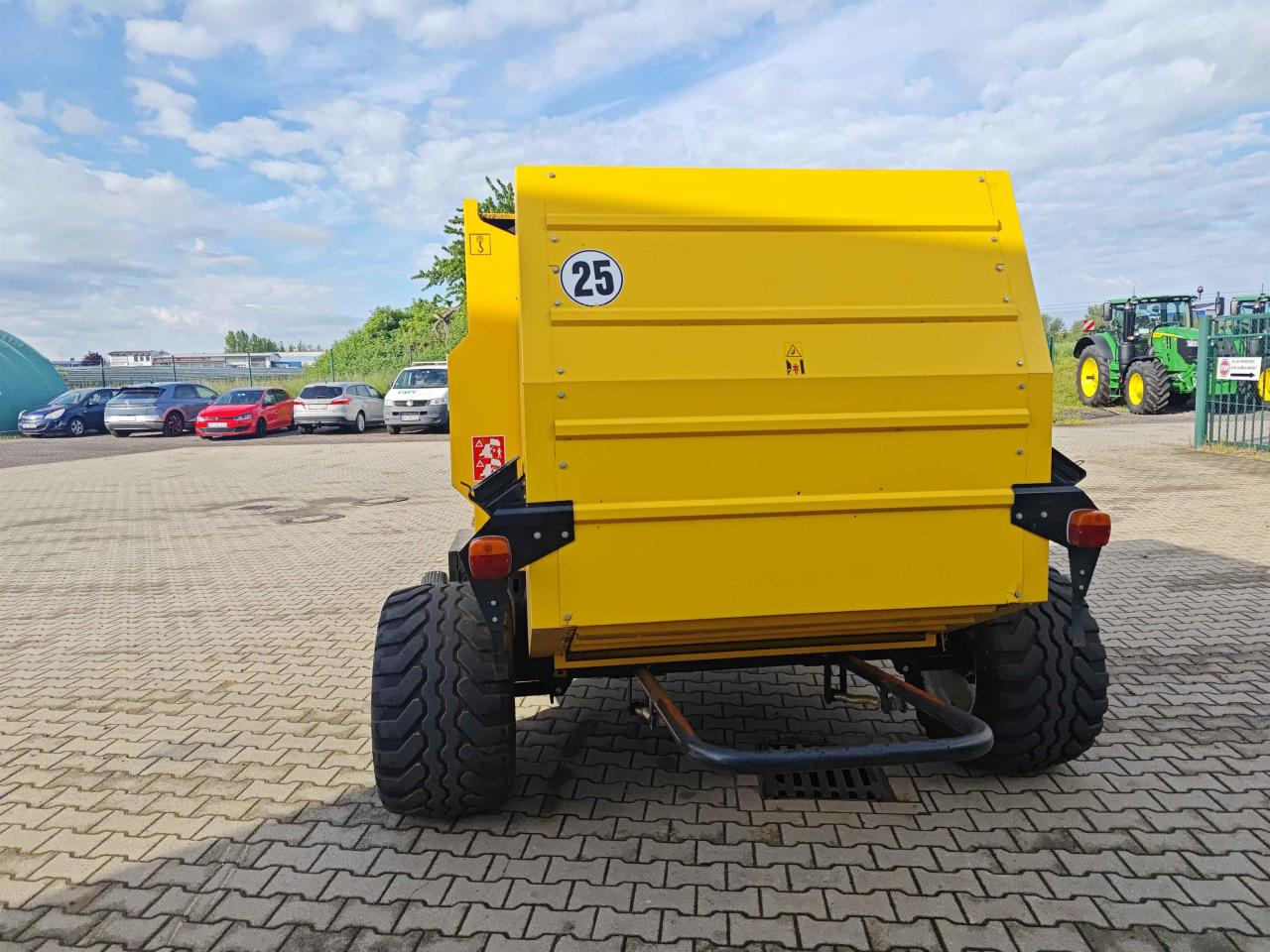 New Holland BR6090 - 圆形打包机:图4 New Holland BR6090 - 圆形打包机:图4