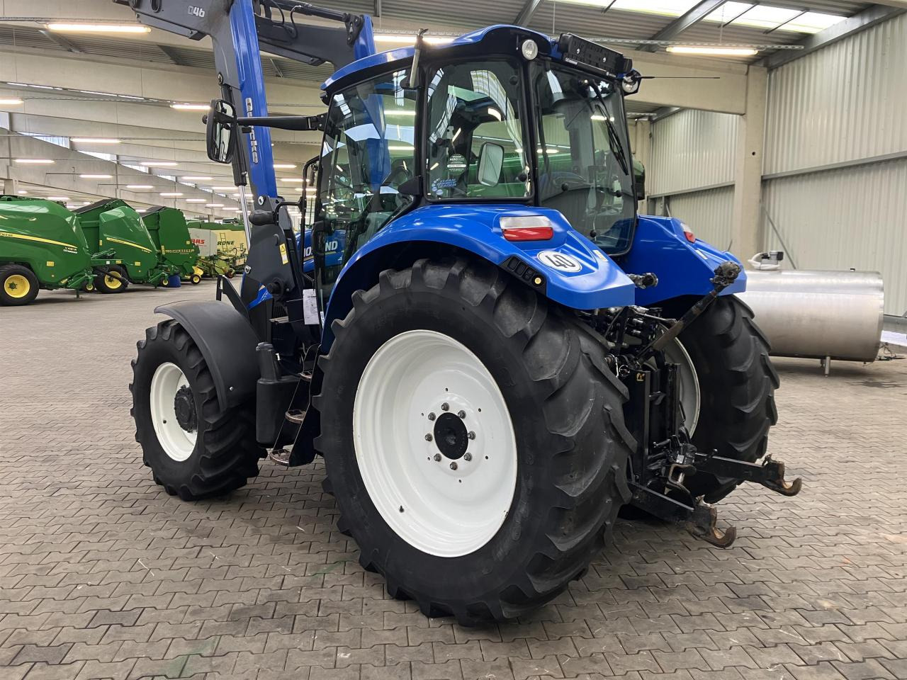 New Holland T 5.105 - 拖拉机:图5 New Holland T 5.105 - 拖拉机:图5