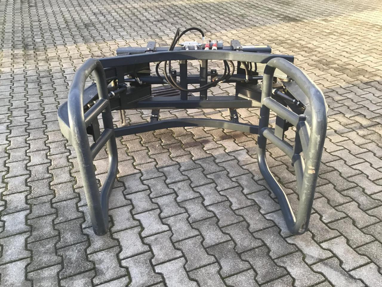 Saphir Folienballenzange FBZ - 牵引车前端装载机:图1 Saphir Folienballenzange FBZ - 牵引车前端装载机:图1