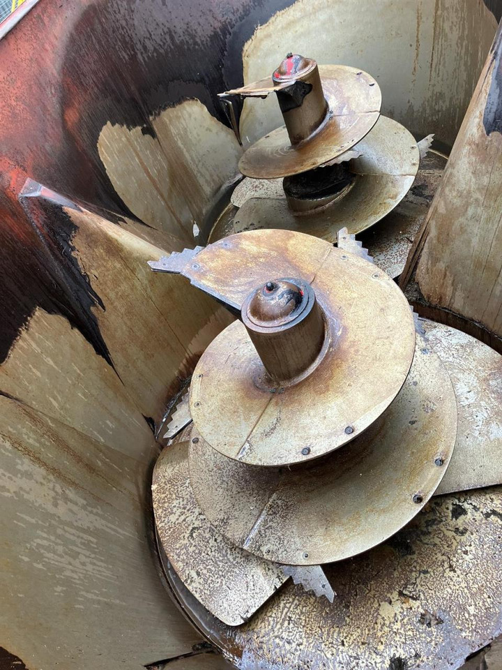 Trioliet Solomix 2-1600 VLH-B - 饲料搅拌车:图5 Trioliet Solomix 2-1600 VLH-B - 饲料搅拌车:图5