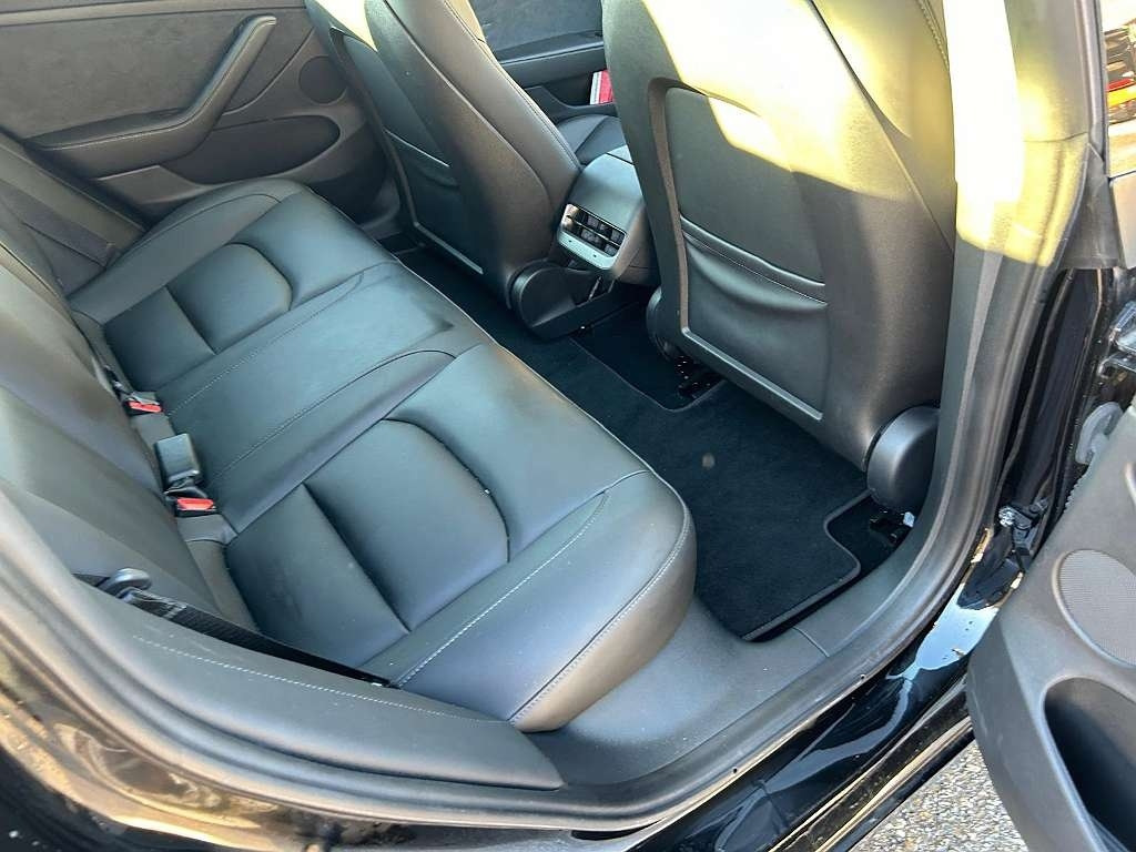 汽车 Tesla Model 3 Long Range:图7 汽车 Tesla Model 3 Long Range:图7