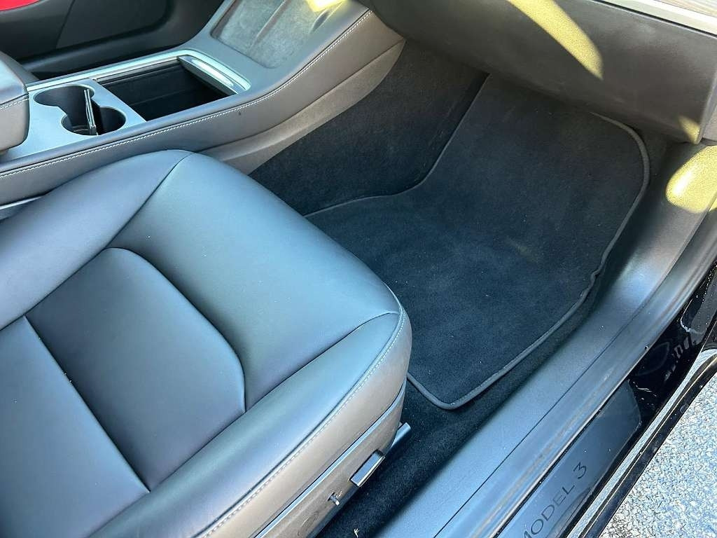 汽车 Tesla Model 3 Long Range:图11 汽车 Tesla Model 3 Long Range:图11