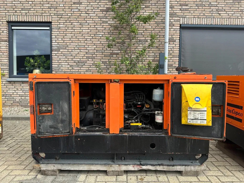 Atlas-Copco QAS 18 Yanmar Mecc Alte Spa 18 kVA Silent generatorset - 发电机组:图3 Atlas-Copco QAS 18 Yanmar Mecc Alte Spa 18 kVA Silent generatorset - 发电机组:图3