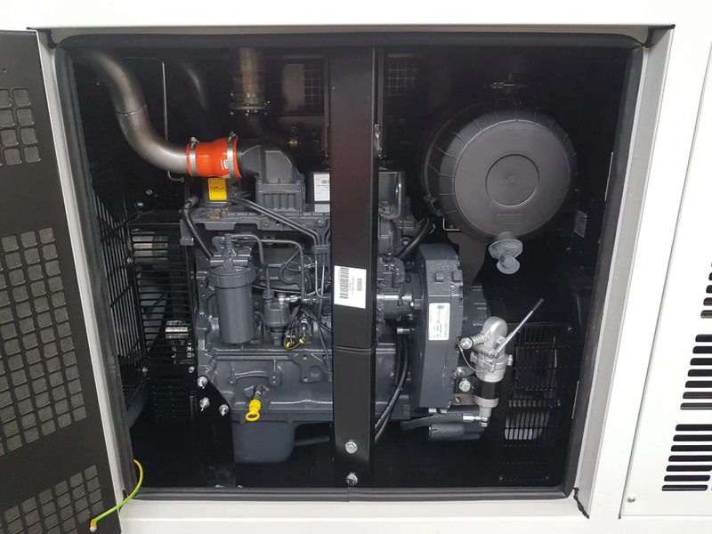 Himoinsa Iveco Stamford 120 kVA Supersilent Rental generatorset New ! - 发电机组:图3 Himoinsa Iveco Stamford 120 kVA Supersilent Rental generatorset New ! - 发电机组:图3