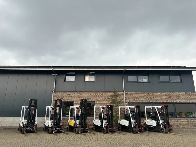 Hyster J1.8XN MWB 1.8 ton Triplex Freelift Sideshift Positioner Elektra Heftruck Accu 2023 - 电动叉车:图2 Hyster J1.8XN MWB 1.8 ton Triplex Freelift Sideshift Positioner Elektra Heftruck Accu 2023 - 电动叉车:图2