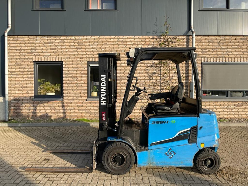 Hyundai 25BH-9 Elektra 2.5 ton Triplex Freelift Sideshift Heftruck - 电动叉车:图1 Hyundai 25BH-9 Elektra 2.5 ton Triplex Freelift Sideshift Heftruck - 电动叉车:图1