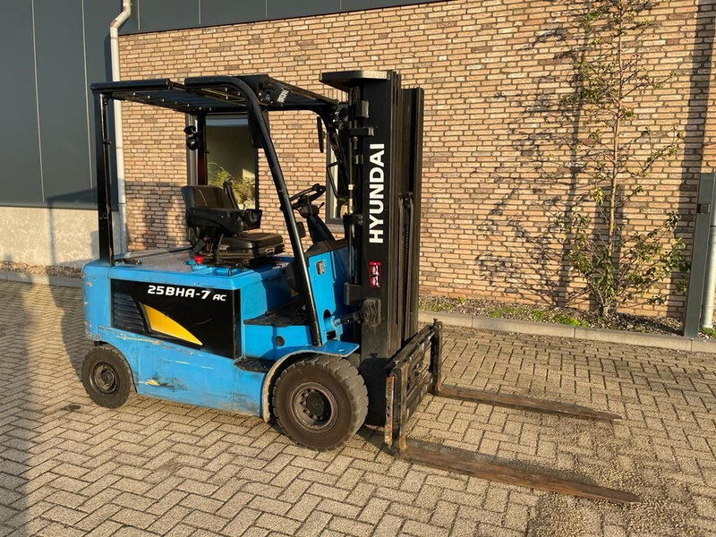Hyundai 25BHA-7 2.5 ton Triplex Freelift Sideshift Elektra Heftruck - 电动叉车:图1 Hyundai 25BHA-7 2.5 ton Triplex Freelift Sideshift Elektra Heftruck - 电动叉车:图1
