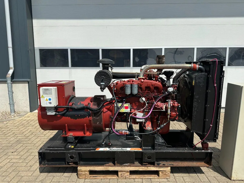 发电机组 Iveco 8061 Marelli 150 kVA noodstroom generatorset ATS automatische netovername：图5