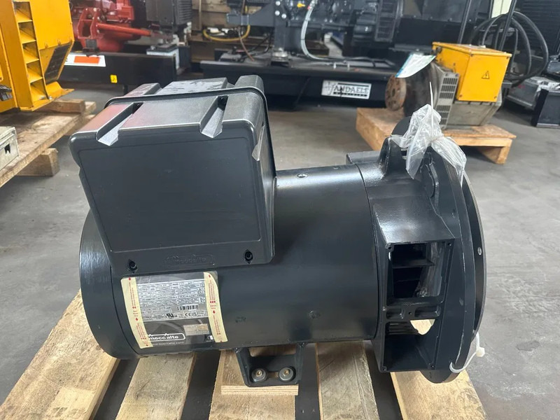 MECC ALTE SPA ECP 28 VL4 Alternator 30 kVA Generatordeel Overstock New ! - 发电机组:图2 MECC ALTE SPA ECP 28 VL4 Alternator 30 kVA Generatordeel Overstock New ! - 发电机组:图2