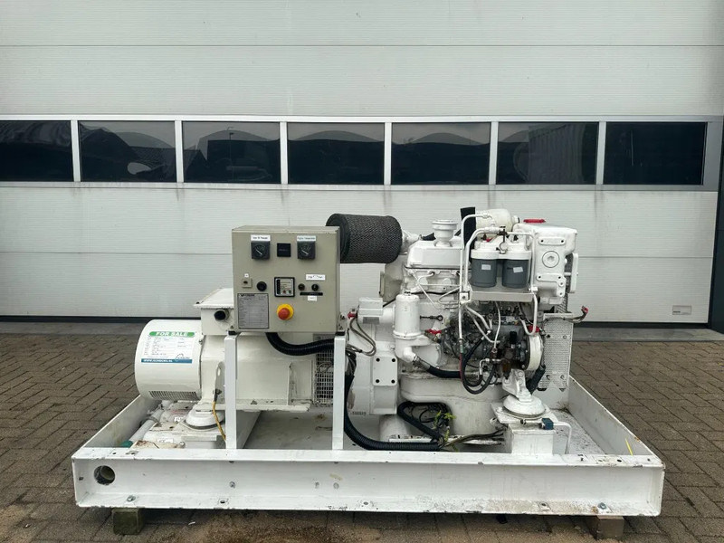 Mercedes-Benz OM 364 MTU 50 kVA Marine Scheepsvaart generatorset - 发电机组:图1 Mercedes-Benz OM 364 MTU 50 kVA Marine Scheepsvaart generatorset - 发电机组:图1
