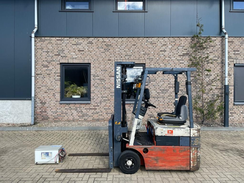 Nissan NX01L13U Elektra 1.25 ton Triplex Freelift Heftruck - 电动叉车:图1 Nissan NX01L13U Elektra 1.25 ton Triplex Freelift Heftruck - 电动叉车:图1