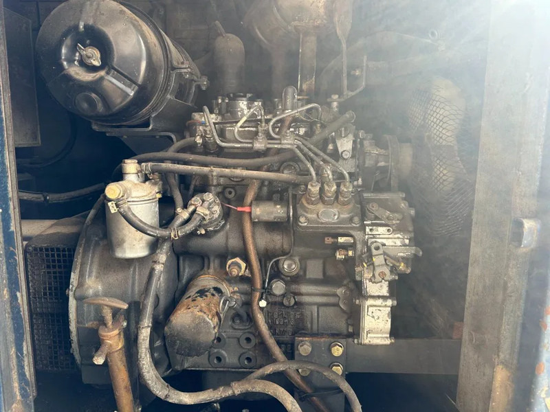 Perkins 130.13 Mecc Alte Spa 10 kVA Silent generatorset - 发电机组:图3 Perkins 130.13 Mecc Alte Spa 10 kVA Silent generatorset - 发电机组:图3