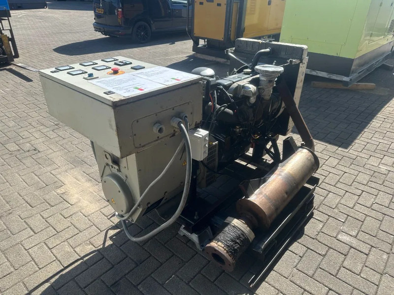 Perkins T4.236 Stamford 60 kVA generatorset 645 hours ! - 发电机组:图3 Perkins T4.236 Stamford 60 kVA generatorset 645 hours ! - 发电机组:图3