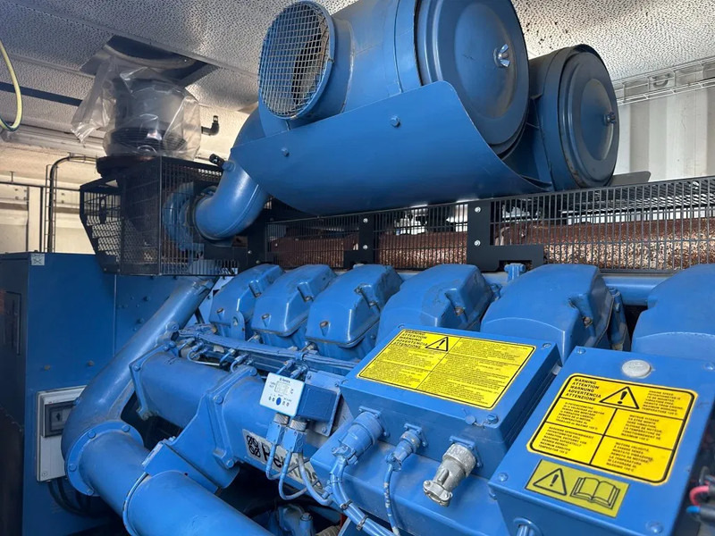 SDMO Perkins Leroy Somer 1460 kVA Silent generatorset Powerplant in 40 ft container - 发电机组:图2 SDMO Perkins Leroy Somer 1460 kVA Silent generatorset Powerplant in 40 ft container - 发电机组:图2