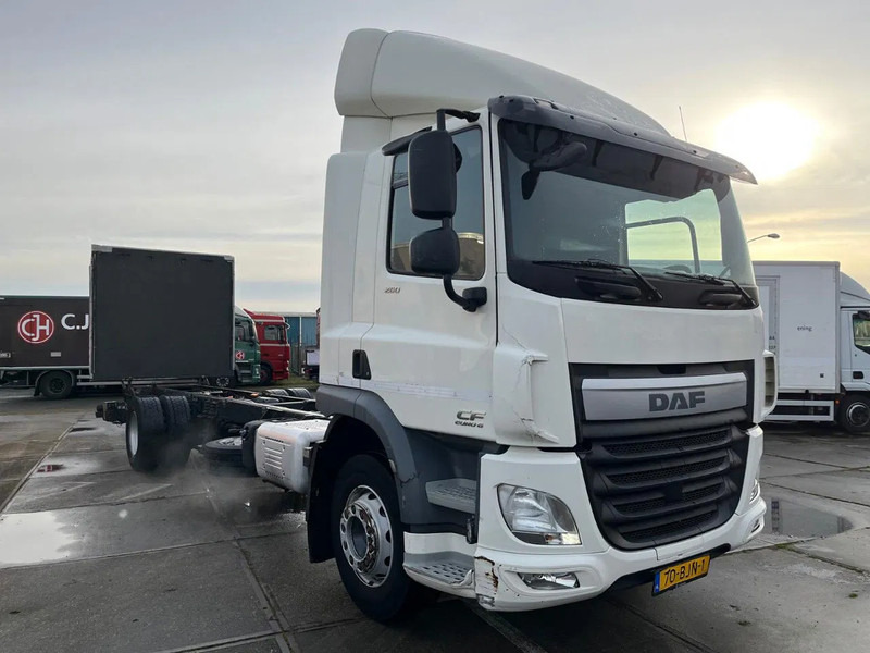 DAF CF 260 CF 260 FA CHASSIS CABINE EURO 6 - 驾驶室底盘卡车:图1 DAF CF 260 CF 260 FA CHASSIS CABINE EURO 6 - 驾驶室底盘卡车:图1