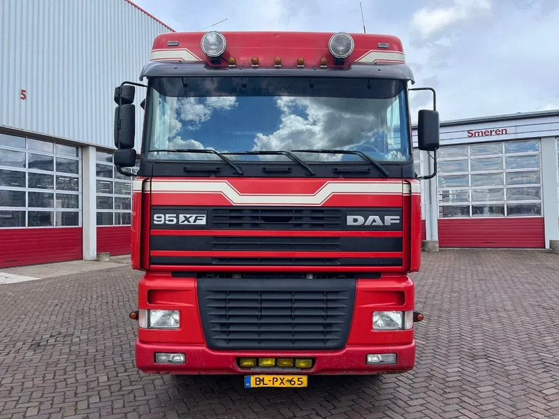 DAF XF FAR 95XF.380 EURO 2 - 牲畜运输车:图2 DAF XF FAR 95XF.380 EURO 2 - 牲畜运输车:图2