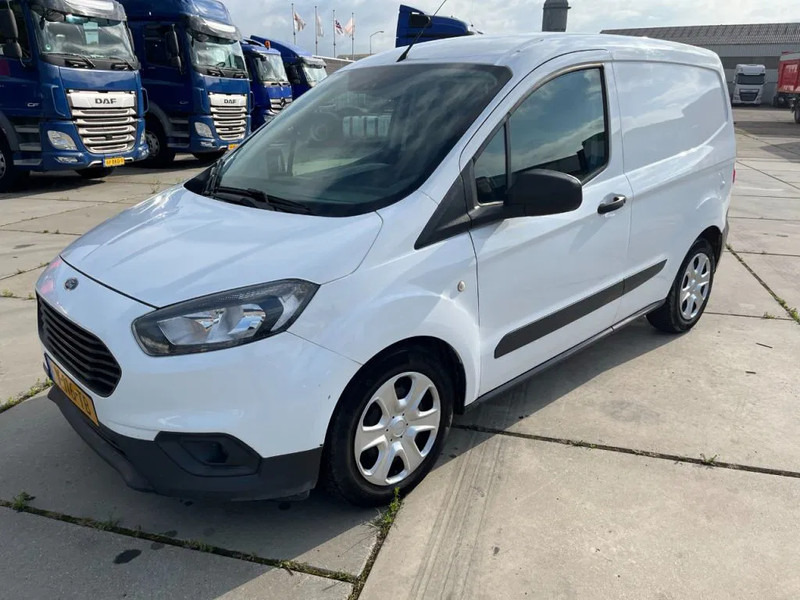 Ford Transit Courier 1.5 EURO 6 - 紧凑型面包车:图1 Ford Transit Courier 1.5 EURO 6 - 紧凑型面包车:图1