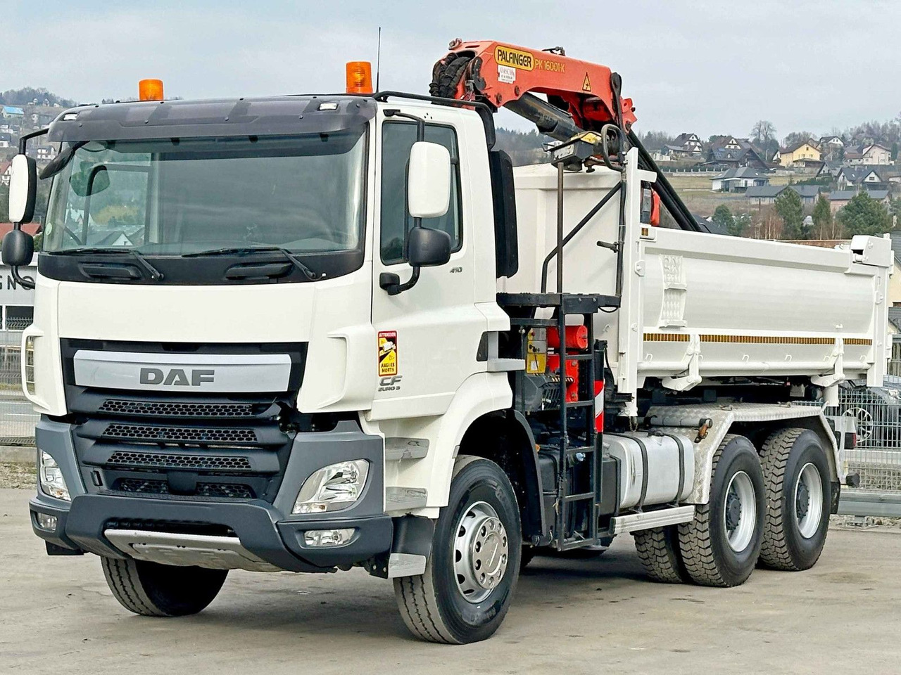 DAF CF 410 * Kipper 4,90 m + PK 16001 - K B * 6x4 - 翻斗车, 起重车:图5 DAF CF 410 * Kipper 4,90 m + PK 16001 - K B * 6x4 - 翻斗车, 起重车:图5