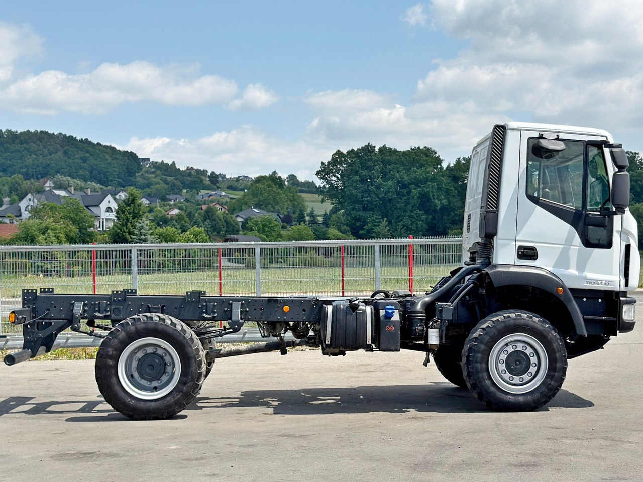Iveco EUROCARGO 110-250* PLATFORM 4,60 m* 4x4 - 驾驶室底盘卡车:图4 Iveco EUROCARGO 110-250* PLATFORM 4,60 m* 4x4 - 驾驶室底盘卡车:图4