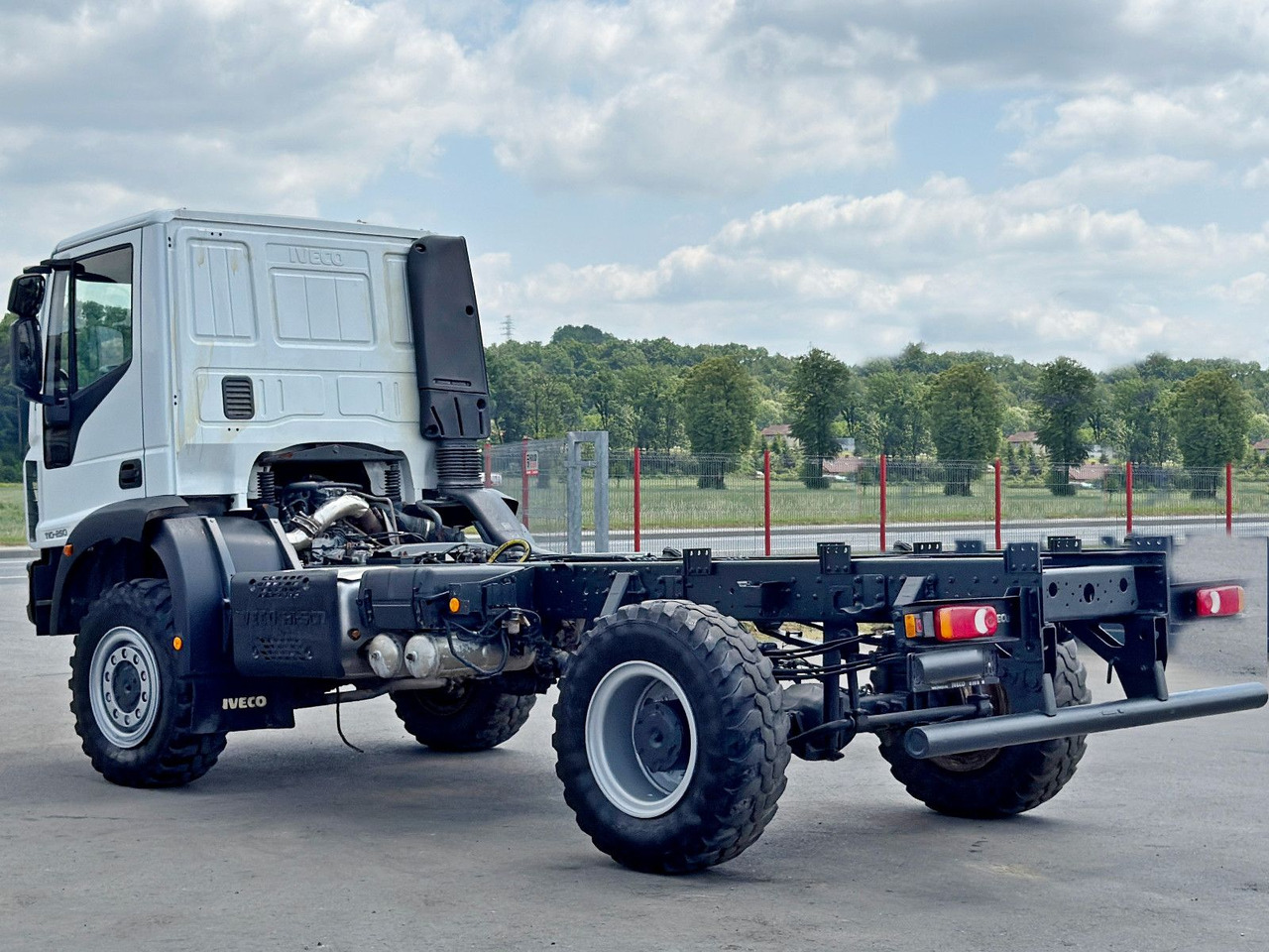 Iveco EUROCARGO 110-250* PLATFORM 4,60 m* 4x4 - 驾驶室底盘卡车:图5 Iveco EUROCARGO 110-250* PLATFORM 4,60 m* 4x4 - 驾驶室底盘卡车:图5