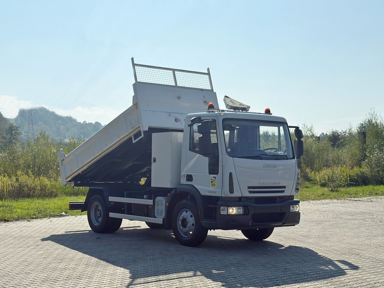 Iveco EUROCARGO 140E22* KIPPER 5,00 m* TOPZUSTAND - 翻斗车:图1 Iveco EUROCARGO 140E22* KIPPER 5,00 m* TOPZUSTAND - 翻斗车:图1