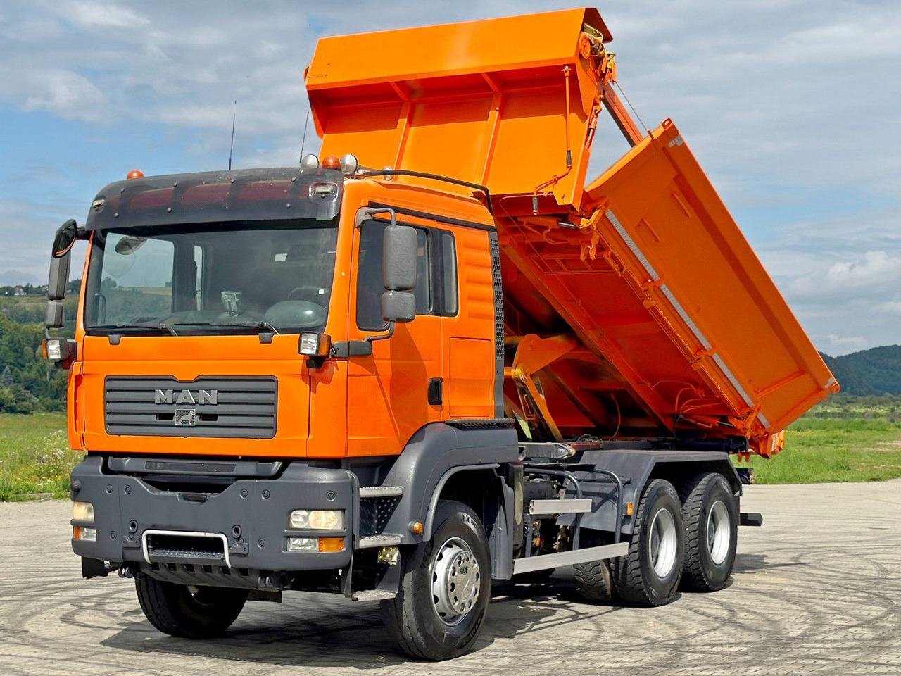 MAN TGA 33.440 * KIPPER 5,10 m + BORDMATIC / 6x4*TOP - 翻斗车, 起重车:图3 MAN TGA 33.440 * KIPPER 5,10 m + BORDMATIC / 6x4*TOP - 翻斗车, 起重车:图3