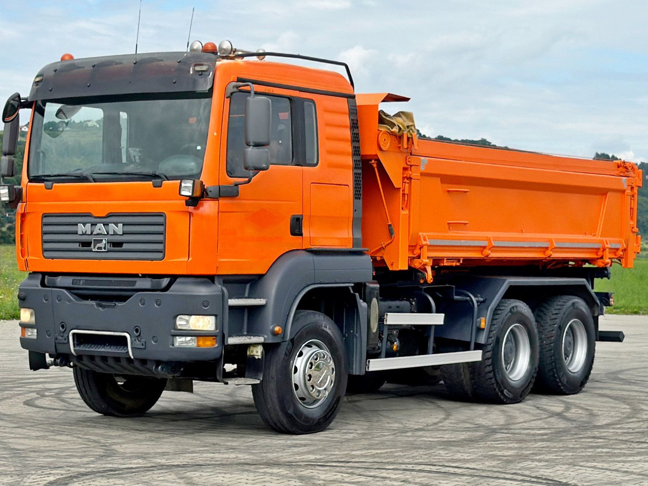 MAN TGA 33.440 * KIPPER 5,10 m + BORDMATIC / 6x4*TOP - 翻斗车, 起重车:图5 MAN TGA 33.440 * KIPPER 5,10 m + BORDMATIC / 6x4*TOP - 翻斗车, 起重车:图5