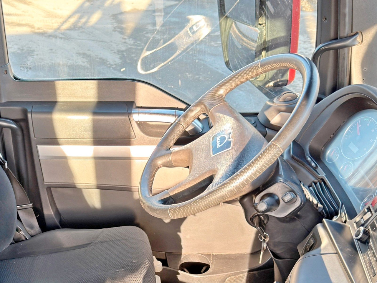 起重车 MAN TGS 26.360 Kipper 5,15m*HMF 1420 K2 + FUNK/6x2：图13