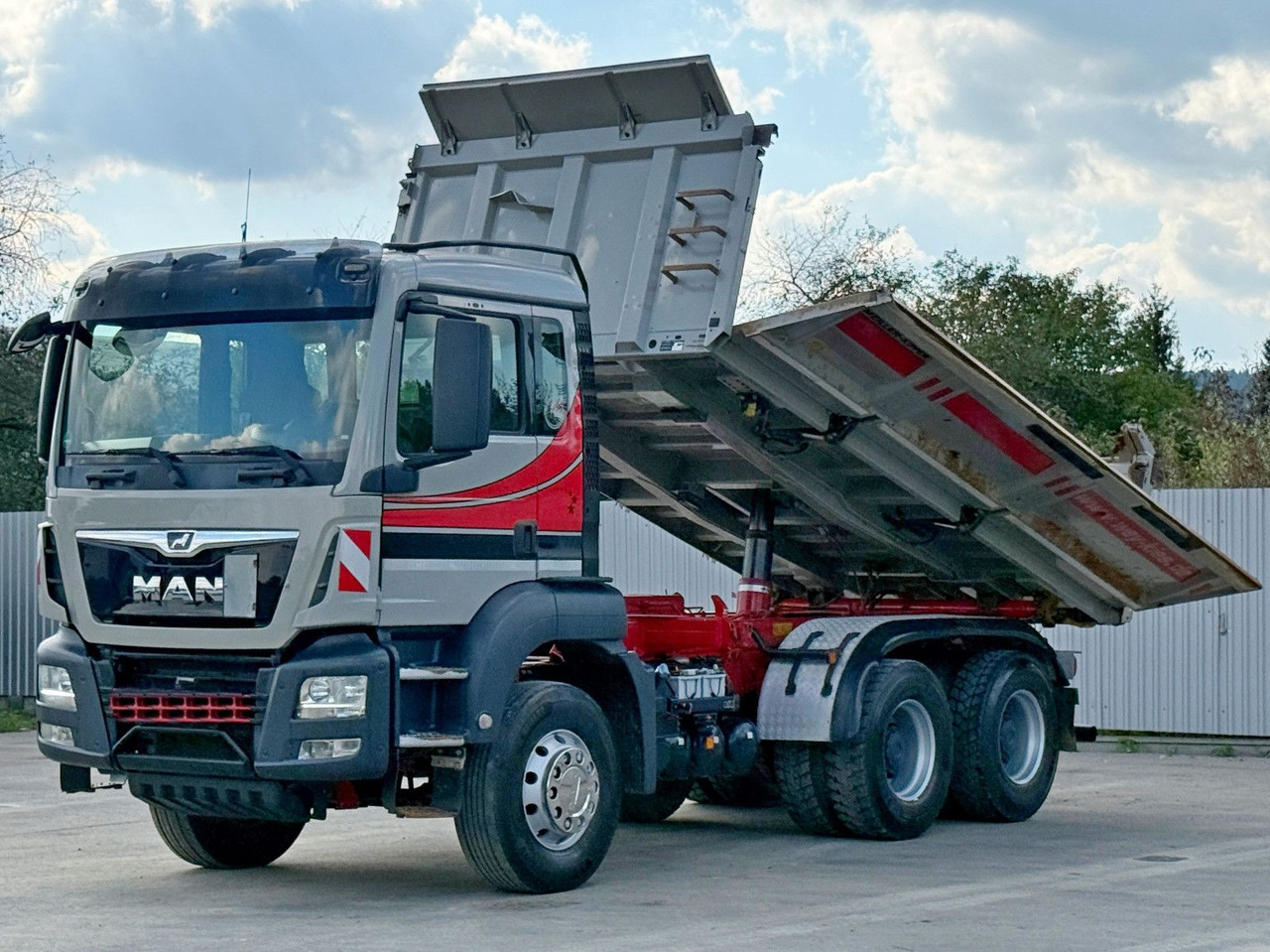 MAN TGS 26.460 * Kipper 4,90m+BORDMATIC * 6x4 * TOP - 翻斗车, 起重车:图3 MAN TGS 26.460 * Kipper 4,90m+BORDMATIC * 6x4 * TOP - 翻斗车, 起重车:图3
