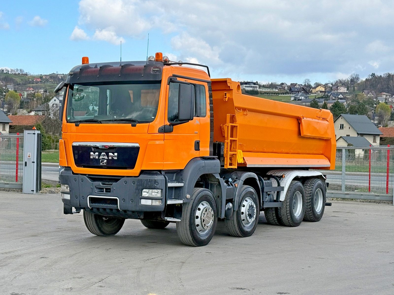 MAN TGS 35.360 KIPPER * 8x6 * TOPZUSTAND - 翻斗车:图2 MAN TGS 35.360 KIPPER * 8x6 * TOPZUSTAND - 翻斗车:图2