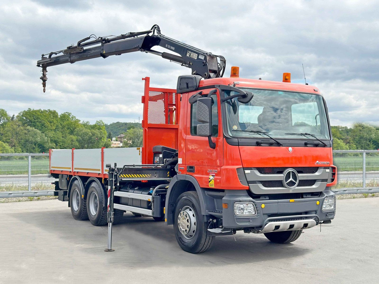 Mercedes-Benz ACTROS 2636*HIAB 122 BS-2 HIDUO + FUNK/6x4 * TOP - 起重车:图2 Mercedes-Benz ACTROS 2636*HIAB 122 BS-2 HIDUO + FUNK/6x4 * TOP - 起重车:图2