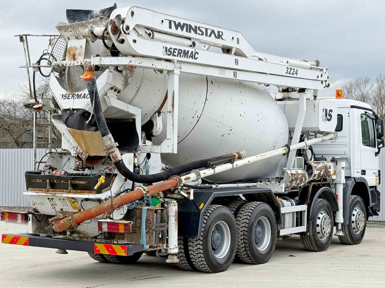 Mercedes-Benz ACTROS 3241 * Betonpumpe 24 m + FUNK / 8x4 - 混凝土泵车:图4 Mercedes-Benz ACTROS 3241 * Betonpumpe 24 m + FUNK / 8x4 - 混凝土泵车:图4