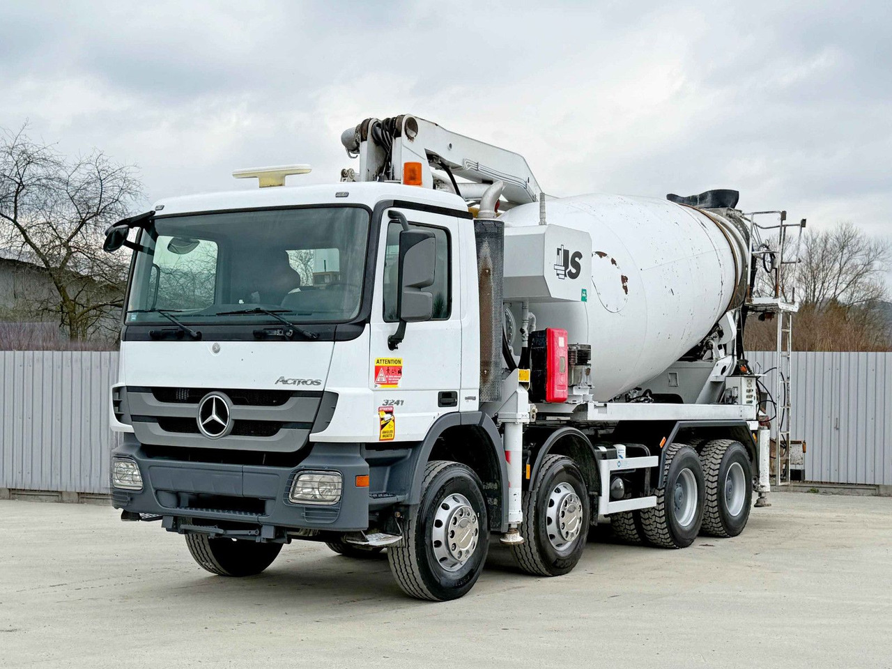 Mercedes-Benz ACTROS 3241 * Betonpumpe 24 m + FUNK / 8x4 - 混凝土泵车:图2 Mercedes-Benz ACTROS 3241 * Betonpumpe 24 m + FUNK / 8x4 - 混凝土泵车:图2