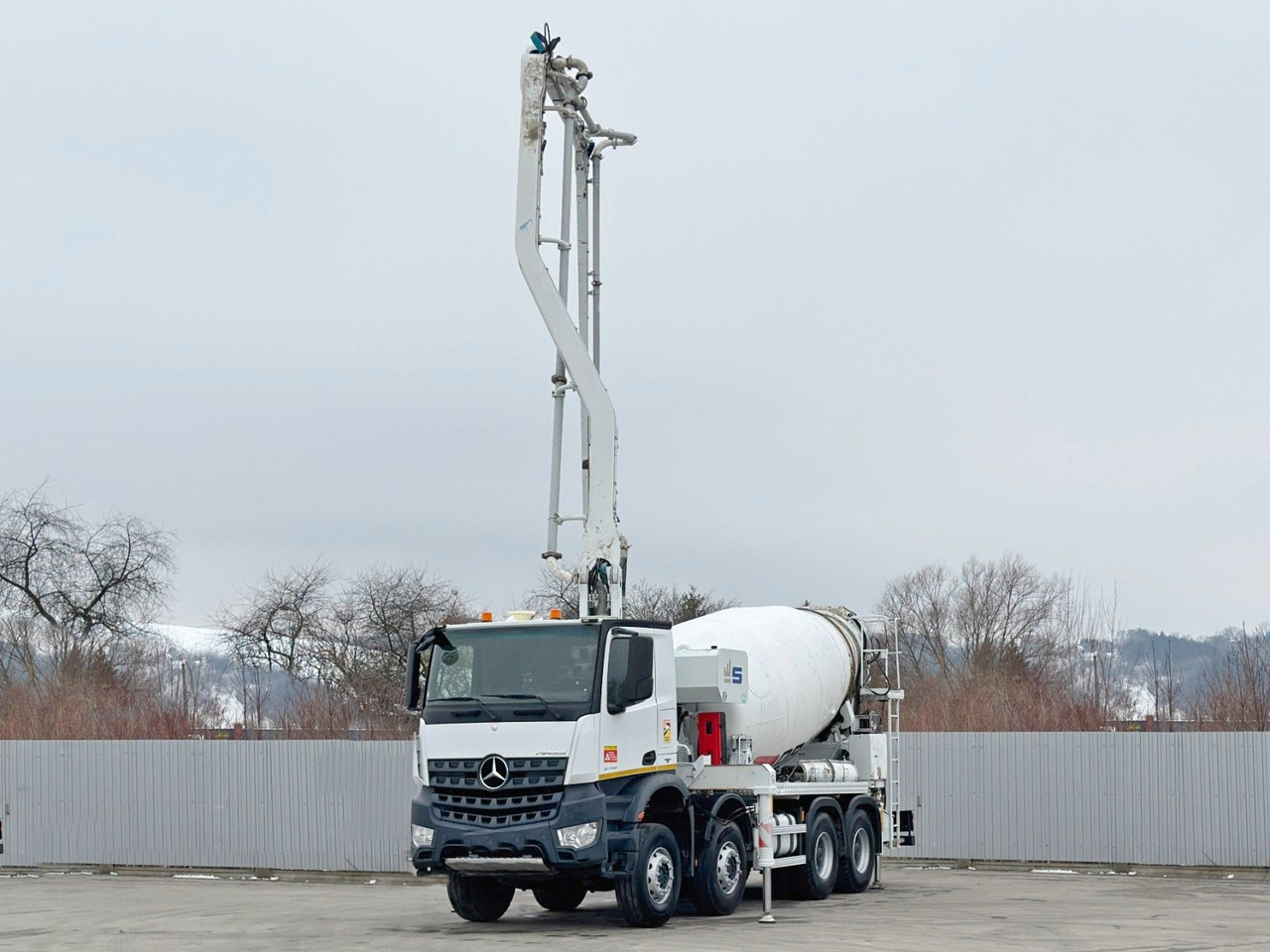 Mercedes-Benz AROCS 3743 * Betonpumpe + FUNK * 8x4 * TOP - 混凝土泵车:图4 Mercedes-Benz AROCS 3743 * Betonpumpe + FUNK * 8x4 * TOP - 混凝土泵车:图4