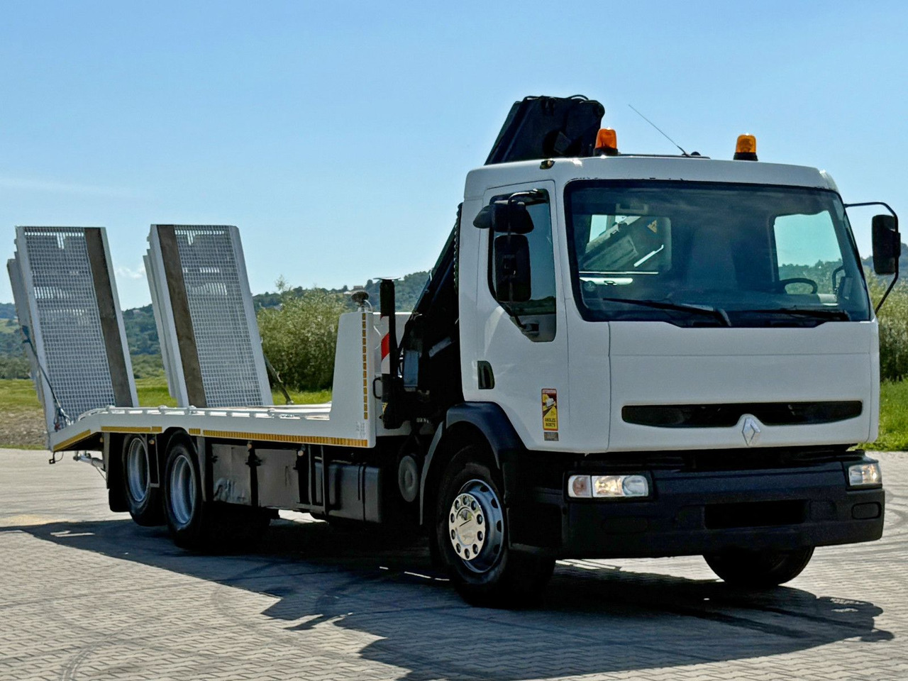 Renault KERAX 320 DCI* ABSCHLEPPWAGEN 7,35m + HIAB 140A - 拖吊车:图4 Renault KERAX 320 DCI* ABSCHLEPPWAGEN 7,35m + HIAB 140A - 拖吊车:图4