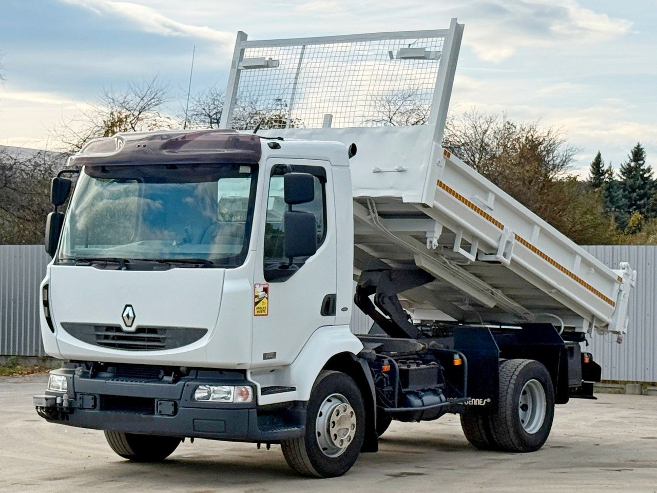 Renault MIDLUM 220 DCI *KIPPER 3,80m * BORDMATIC - 翻斗车, 起重车:图2 Renault MIDLUM 220 DCI *KIPPER 3,80m * BORDMATIC - 翻斗车, 起重车:图2